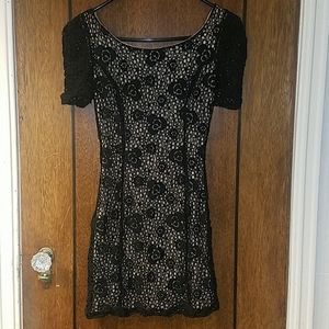 Black and beige flower bodycon dress